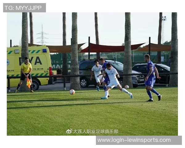 吴伟专访回顾篮球生涯与欧冠足球的精彩瞬间与成长历程 吴伟专访回顾篮球生涯与欧冠足球的精彩瞬间与成长历程