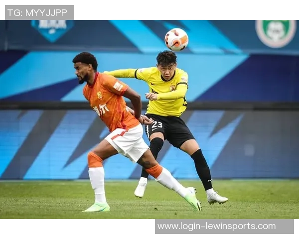 武汉足球队速度分析与欧冠球队的全面对比探讨