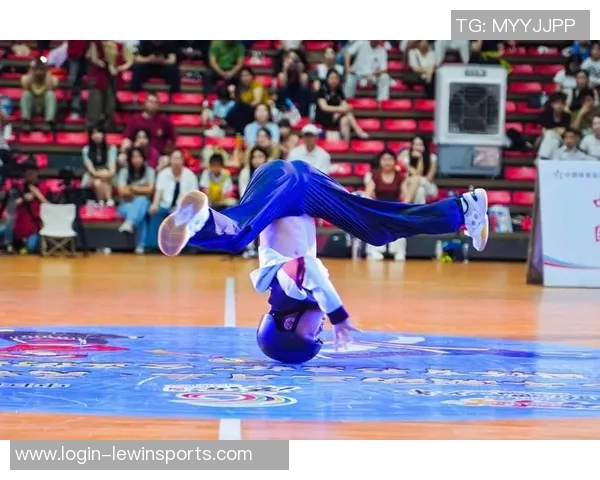 深入分析北京街舞队的转换打法与体育运动专业的结合与发展 深入分析北京街舞队的转换打法与体育运动专业的结合与发展