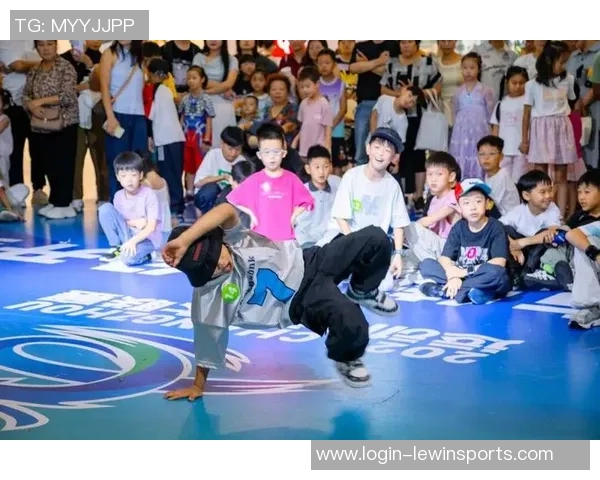 重庆街舞队实力揭秘运动街舞巨献展现青春活力与激情魅力 重庆街舞队实力揭秘运动街舞巨献展现青春活力与激情魅力